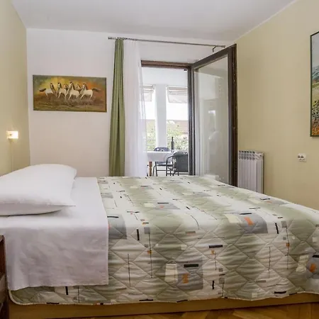 With A Parking Space - 13462 Rovinj