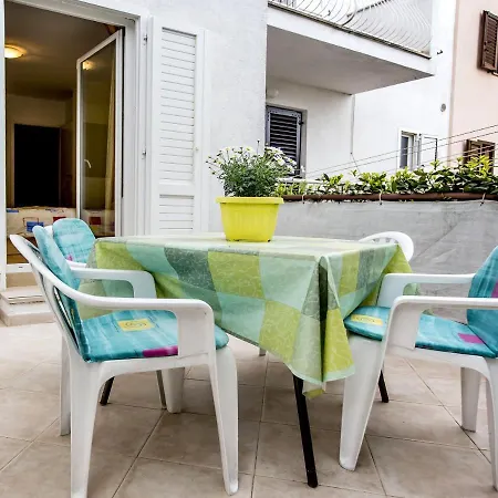 With A Parking Space - 13462