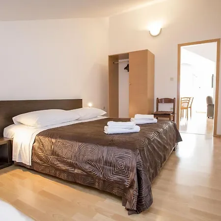 With A Parking Space - 13462 Apartamento Rovinj